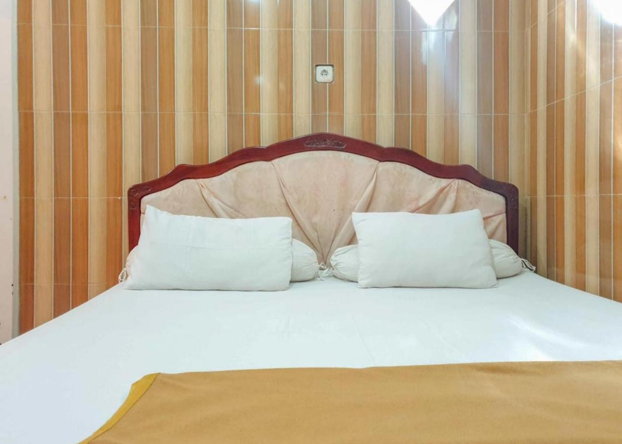 Hotel Mario Pulana Bone Watampone Esterno foto