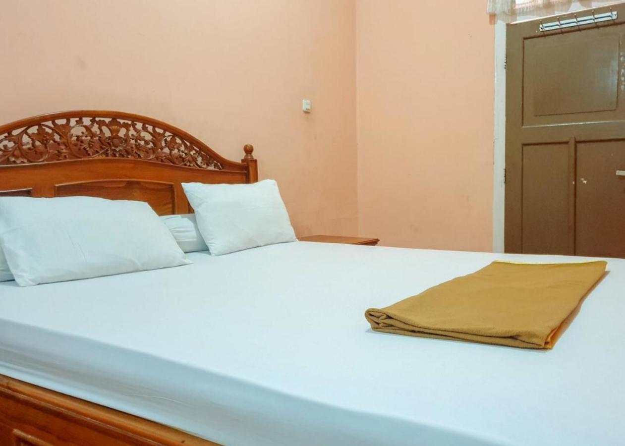 Hotel Mario Pulana Bone Watampone Esterno foto