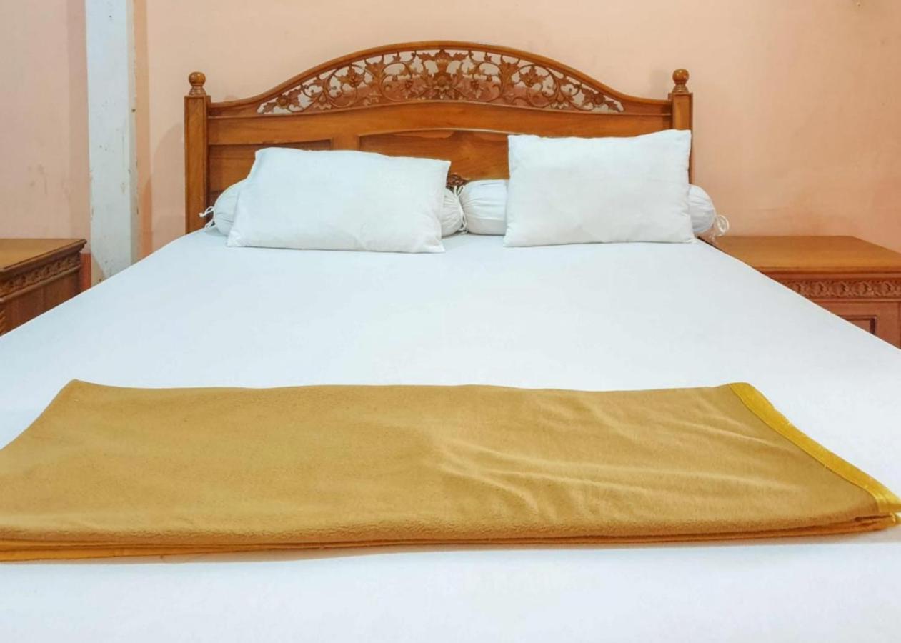 Hotel Mario Pulana Bone Watampone Esterno foto