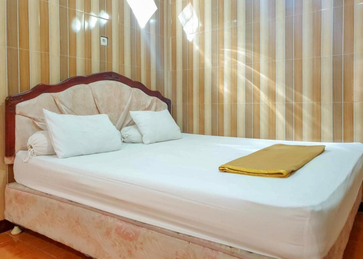 Hotel Mario Pulana Bone Watampone Esterno foto